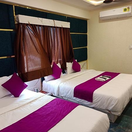 Hotel Karnavati 阿穆达巴 外观 照片