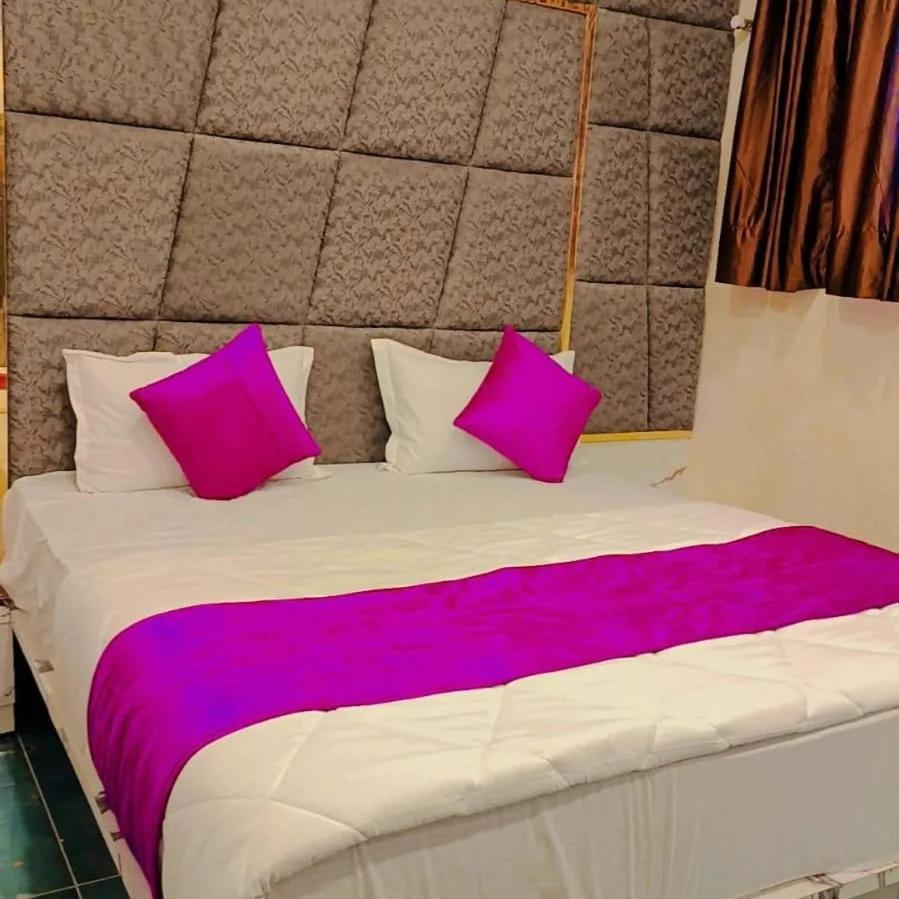 Hotel Karnavati 阿穆达巴 外观 照片