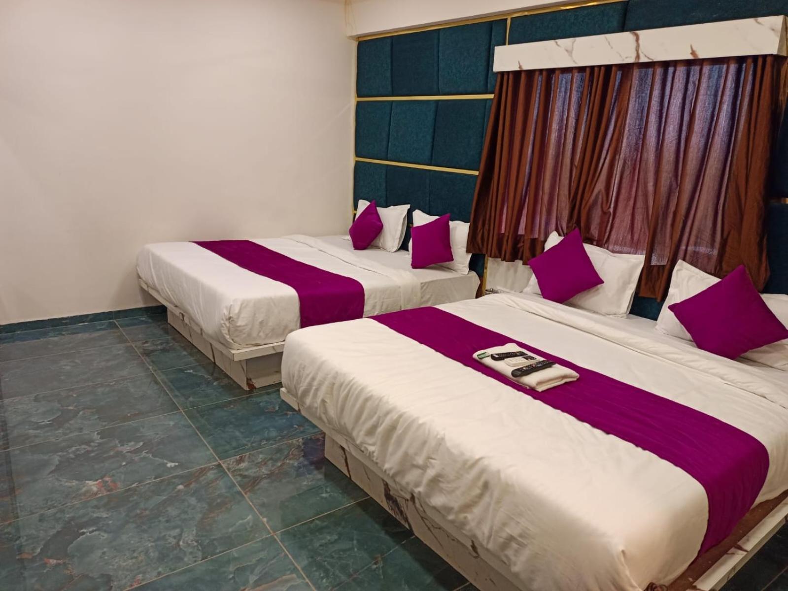 Hotel Karnavati 阿穆达巴 外观 照片