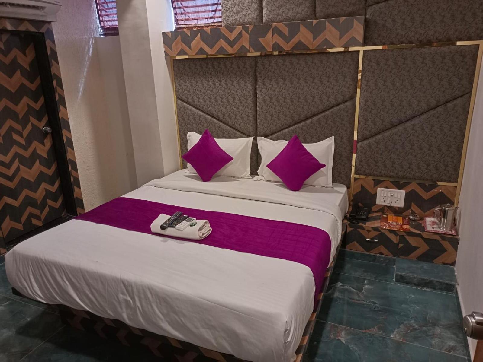 Hotel Karnavati 阿穆达巴 外观 照片